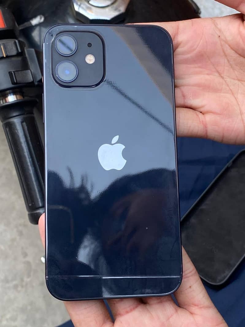 Apple iPhone 12 0