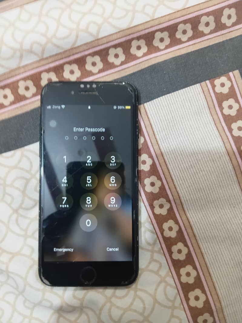 Apple iPhone 7 1