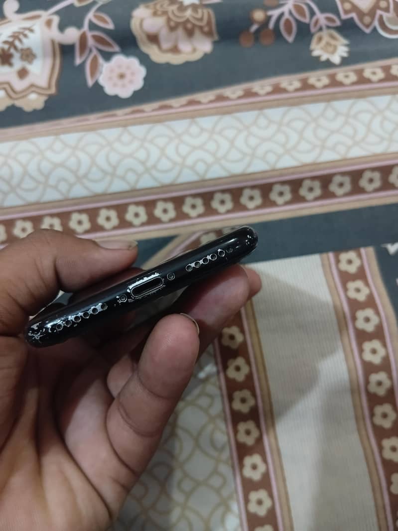 Apple iPhone 7 3