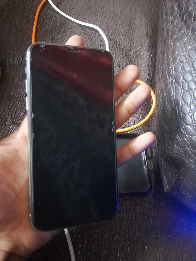 Apple iPhone X 3