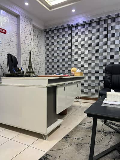 F/10 Markaz Prime Location 1st Floor 2,Side Corrner 1000sq Fully Furnished Office Available For Rent Real Piks