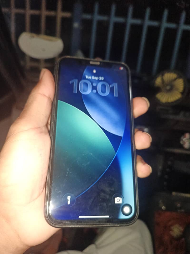 Apple iPhone 11 3