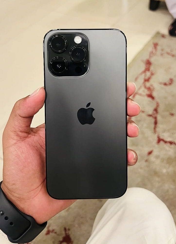 Apple iPhone 14 Pro Max 6