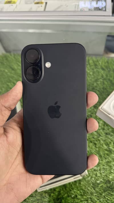 Apple iPhone 16