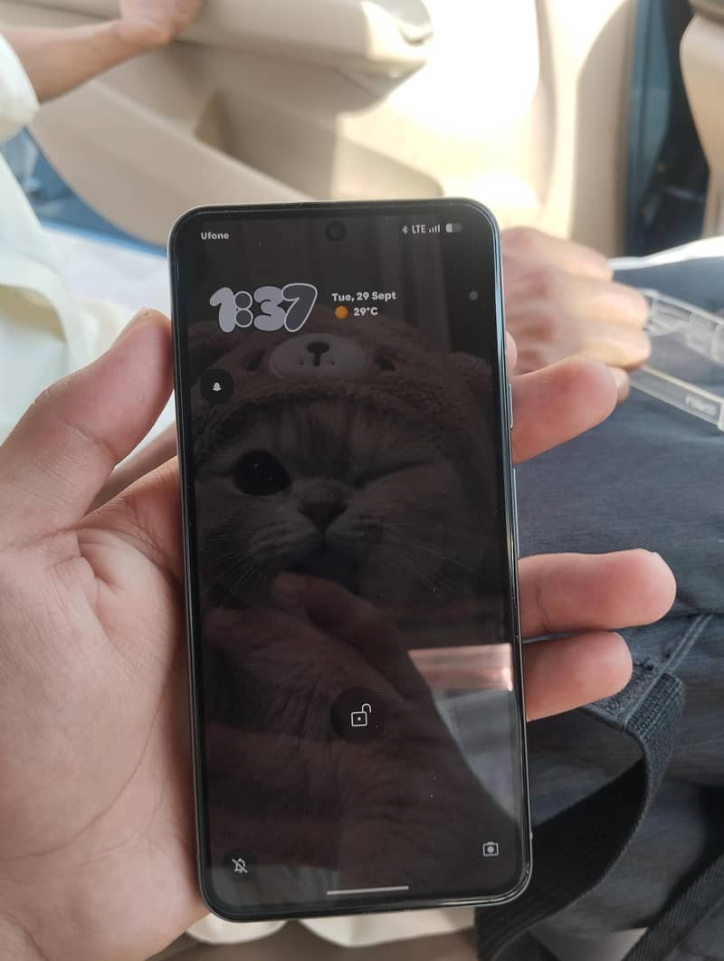 Google Pixel 8 5