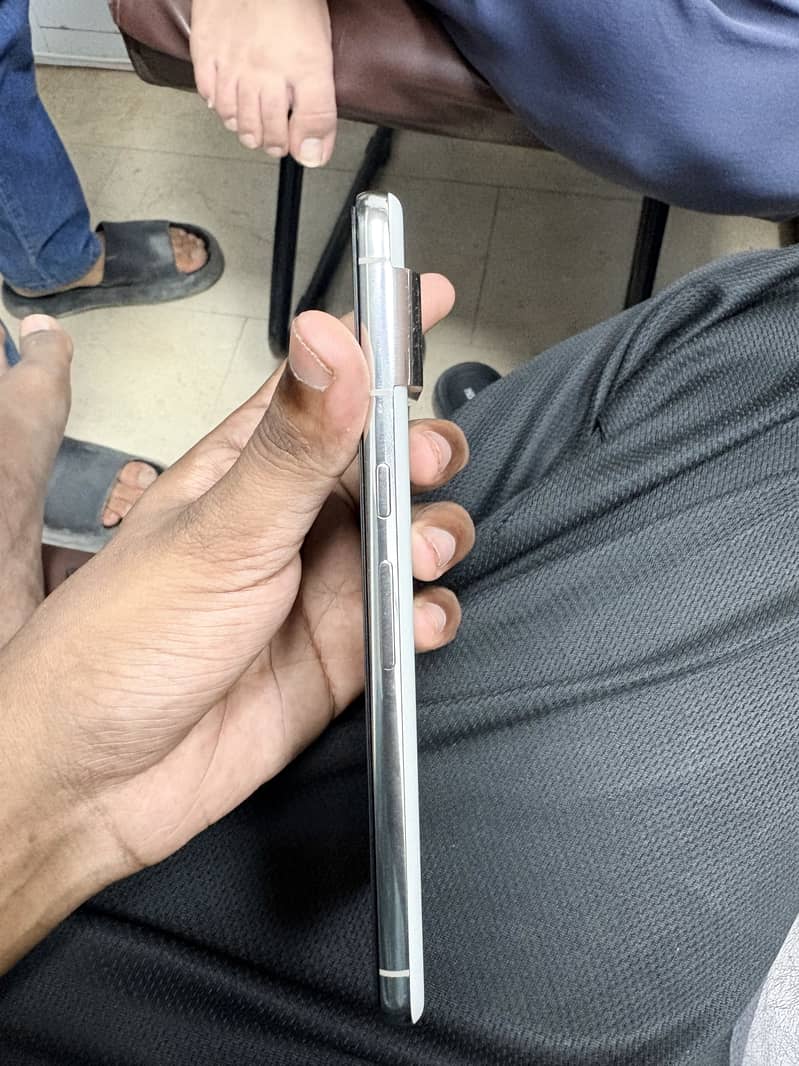 Google Pixel 8 Pro 2
