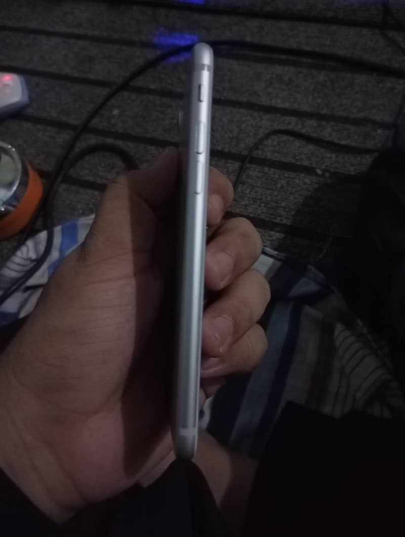 Apple iPhone 7 1