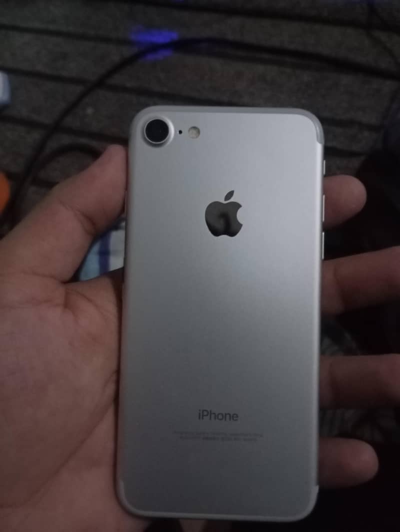 Apple iPhone 7 3