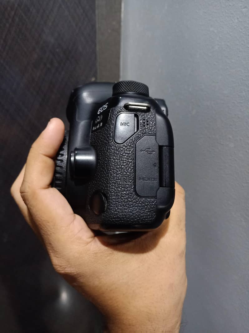 cannon 6D mark 2 2