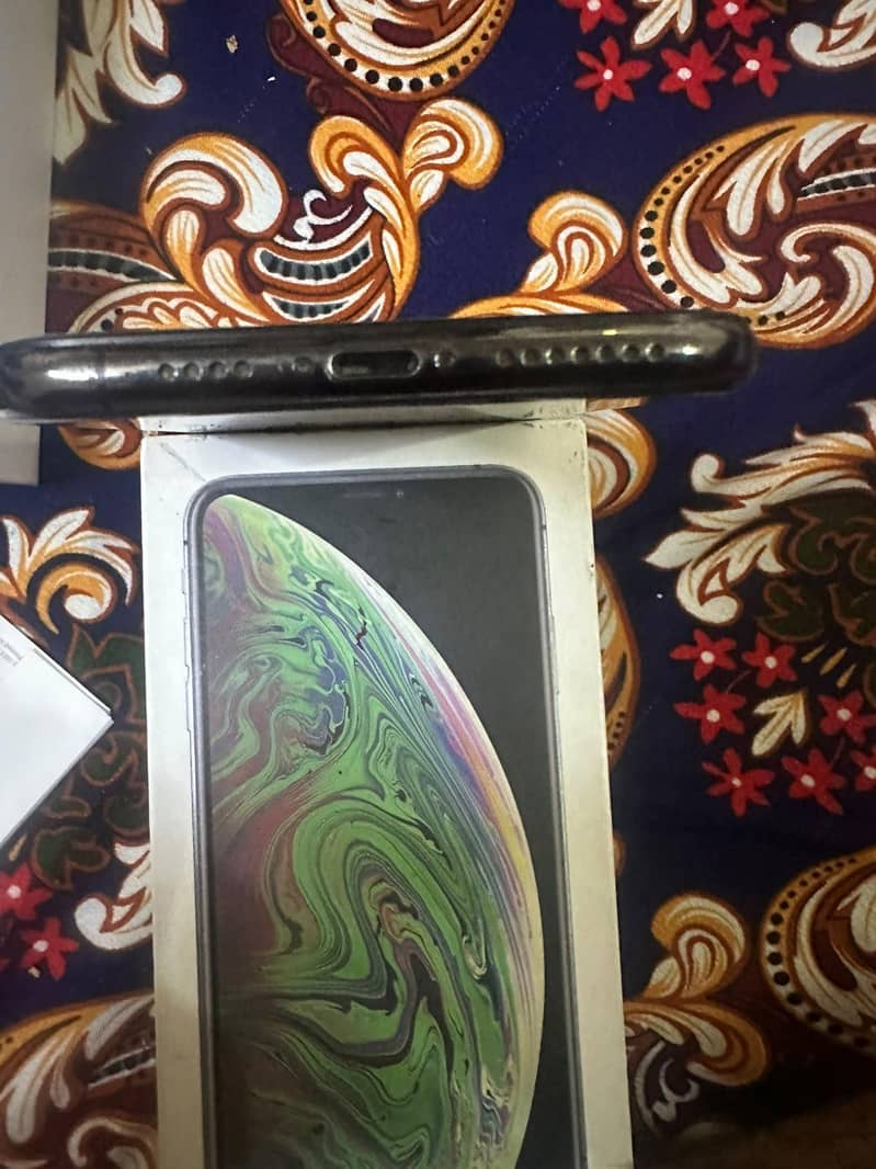 Apple iPhone X 3