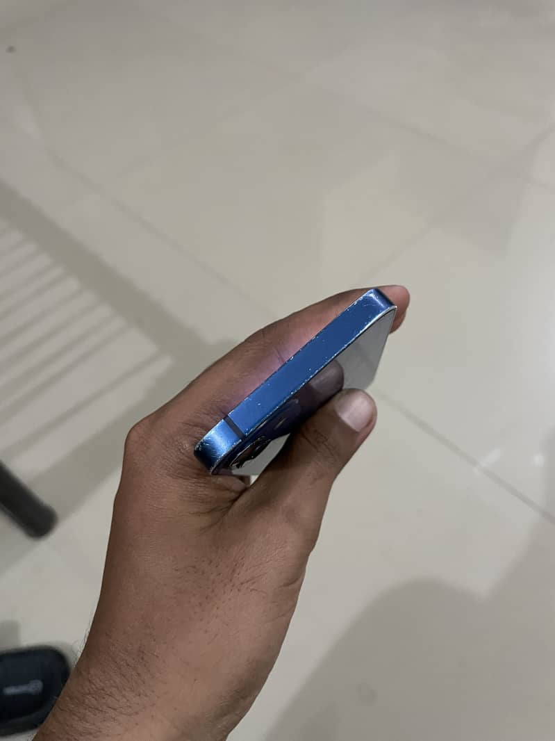Apple iPhone 12 mini 3