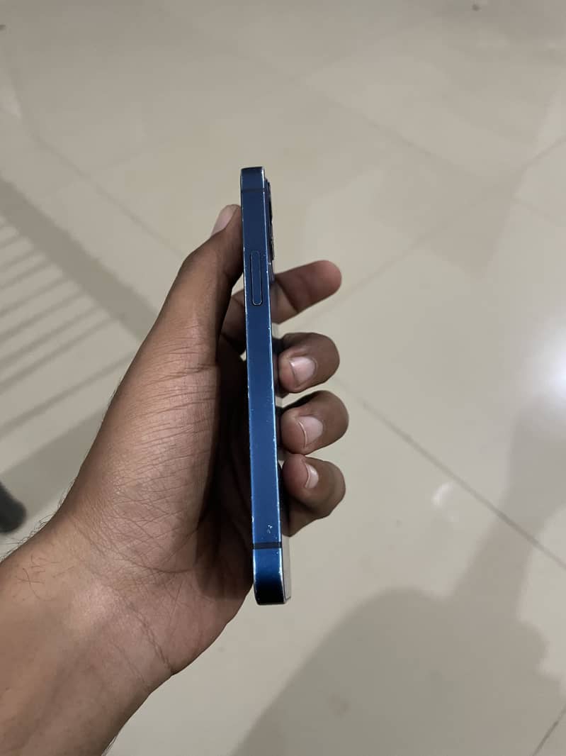 Apple iPhone 12 mini 4