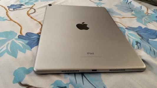 iPad 64GB MQF32LL/A GOOD CONDITION