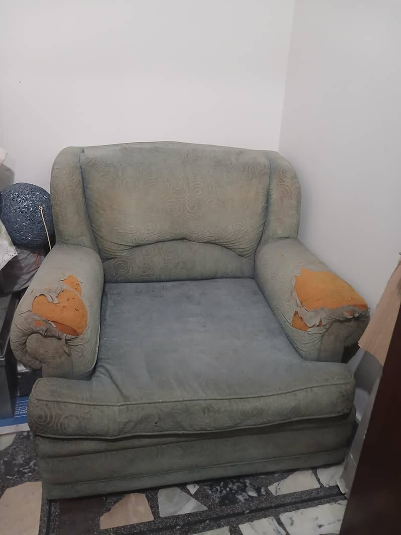 Arm sofa chair 0