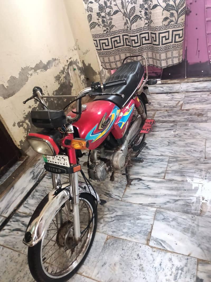 United motorcycle 0