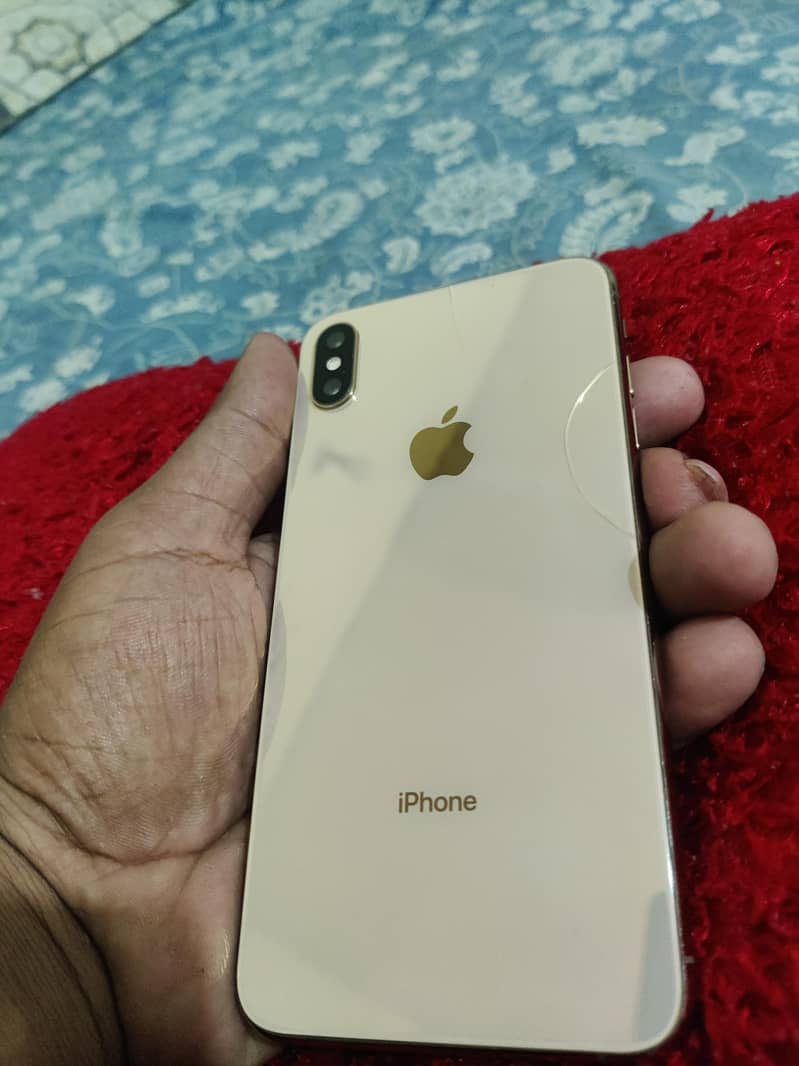 Apple iPhone XS Max 3
