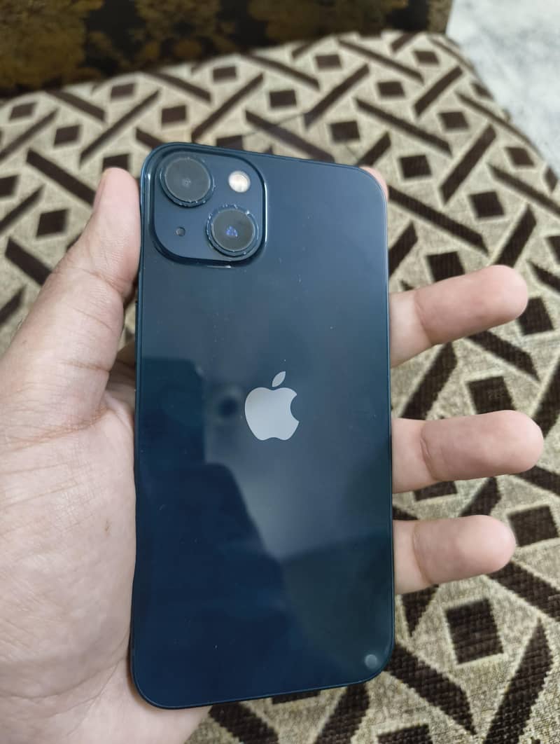Apple iPhone 13 0