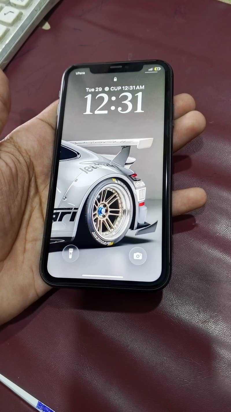 Apple iPhone 11 3