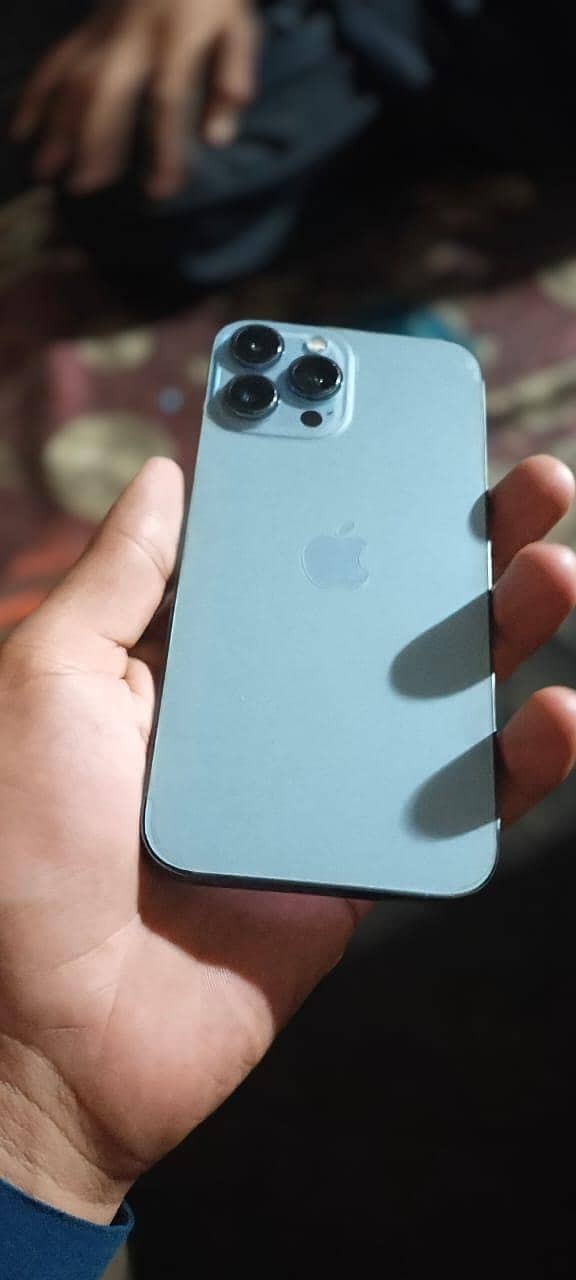 Apple iPhone 13 Pro Max complete box 1
