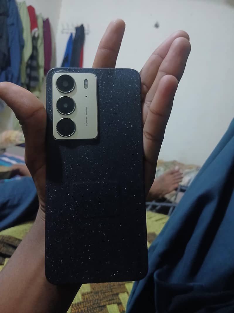Realme C75 1