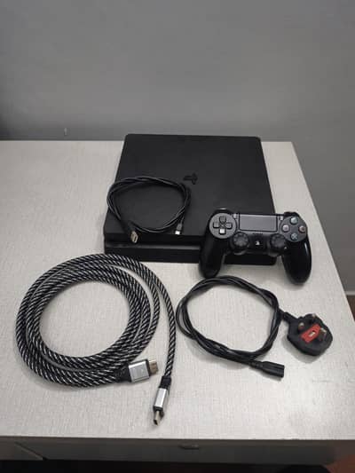 PS4 slim 500GB | Original Controller | Jail broken | Never Repaired