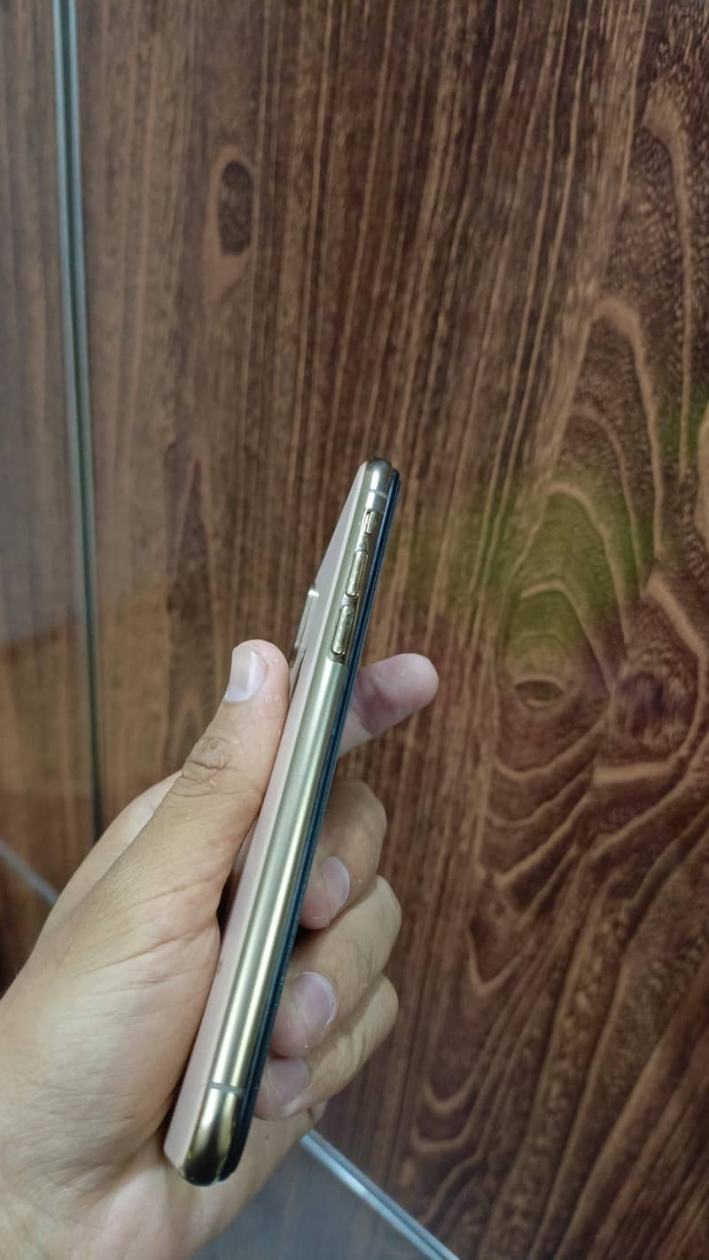 iPhone Xs 1