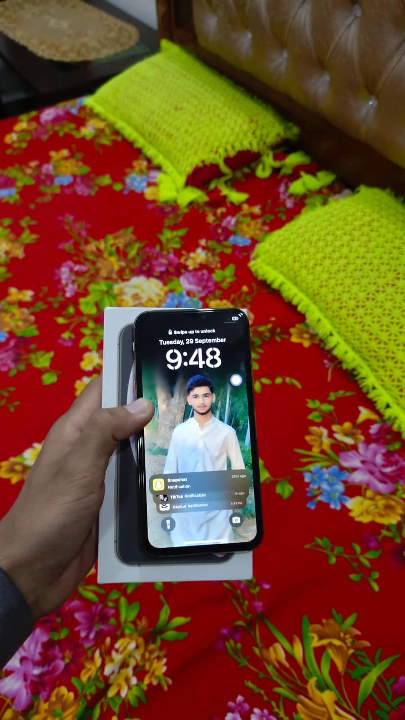 iPhone Xs 5