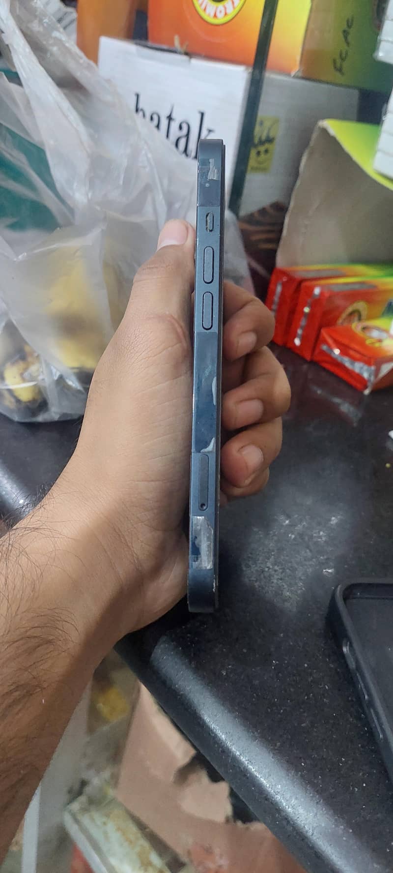 Apple iPhone 13 2