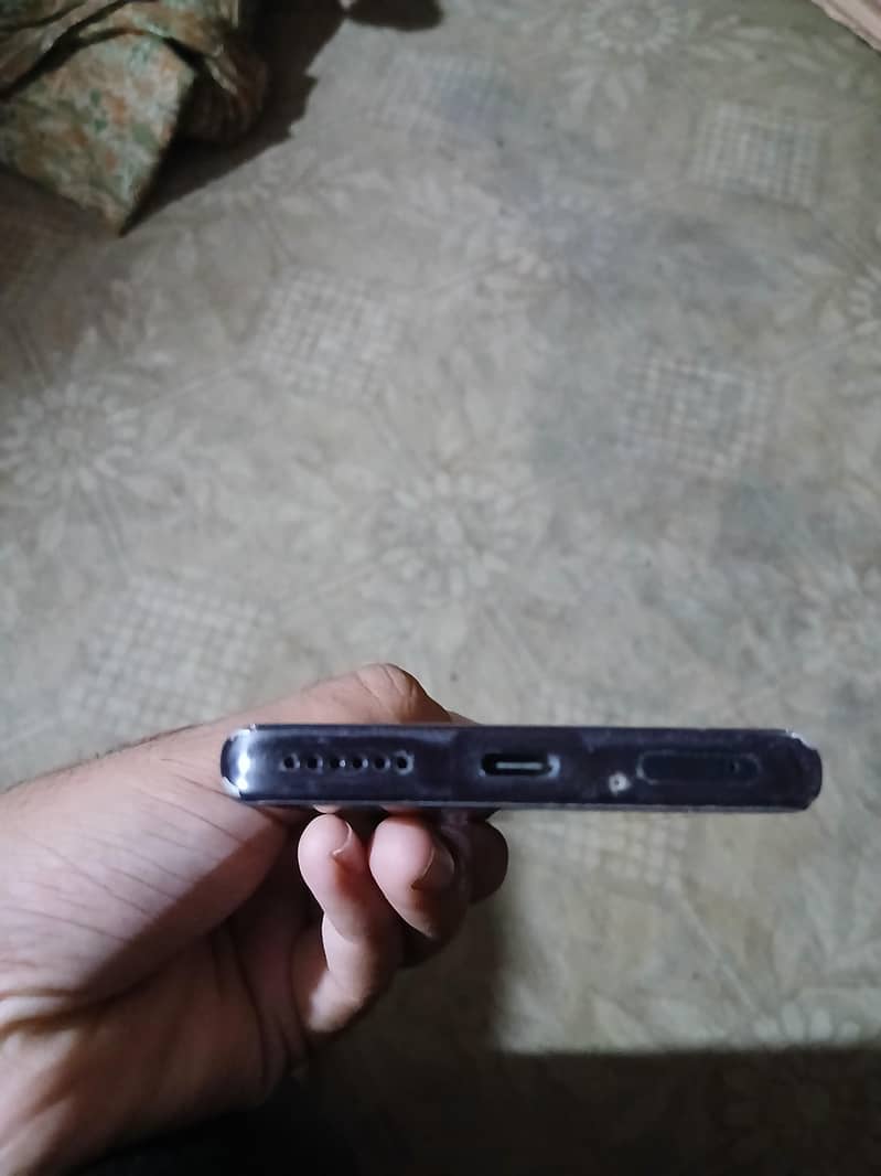 Motorola Edge Plus 1