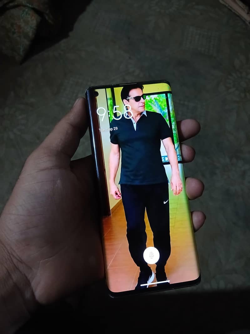 Motorola Edge Plus 4