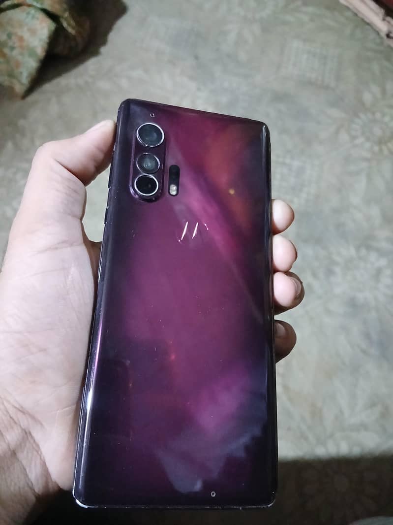 Motorola Edge Plus 7