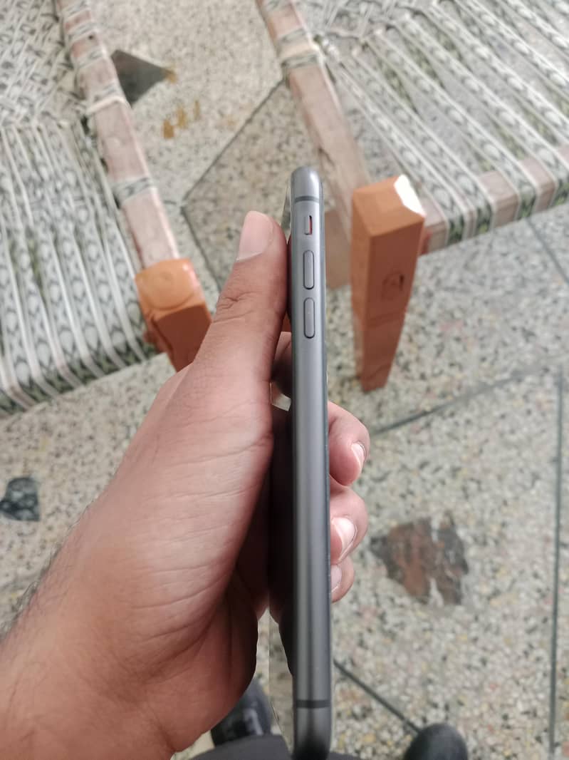 Apple iPhone 11 5