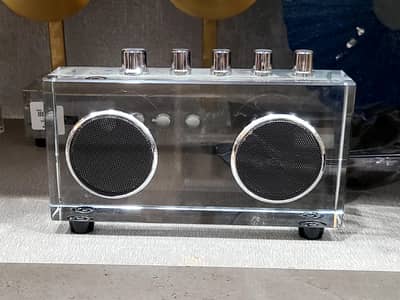 Artificial speaker made with glass