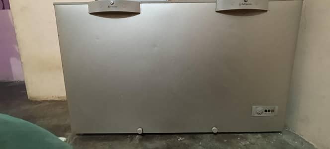 Dawlance deep freezer for sale