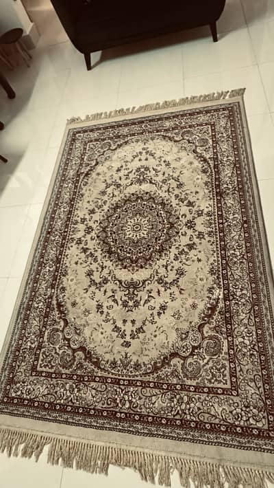 Irani rug size 8 by 6 feet for sale in excellent condition.