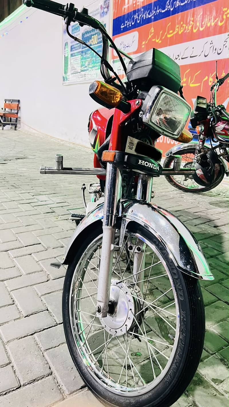 Honda CD70 4