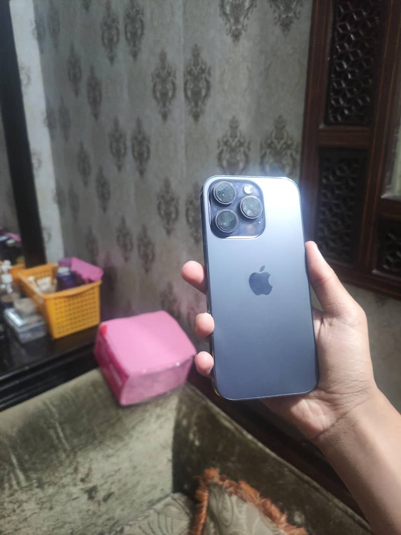 Apple iPhone 14 Pro 1