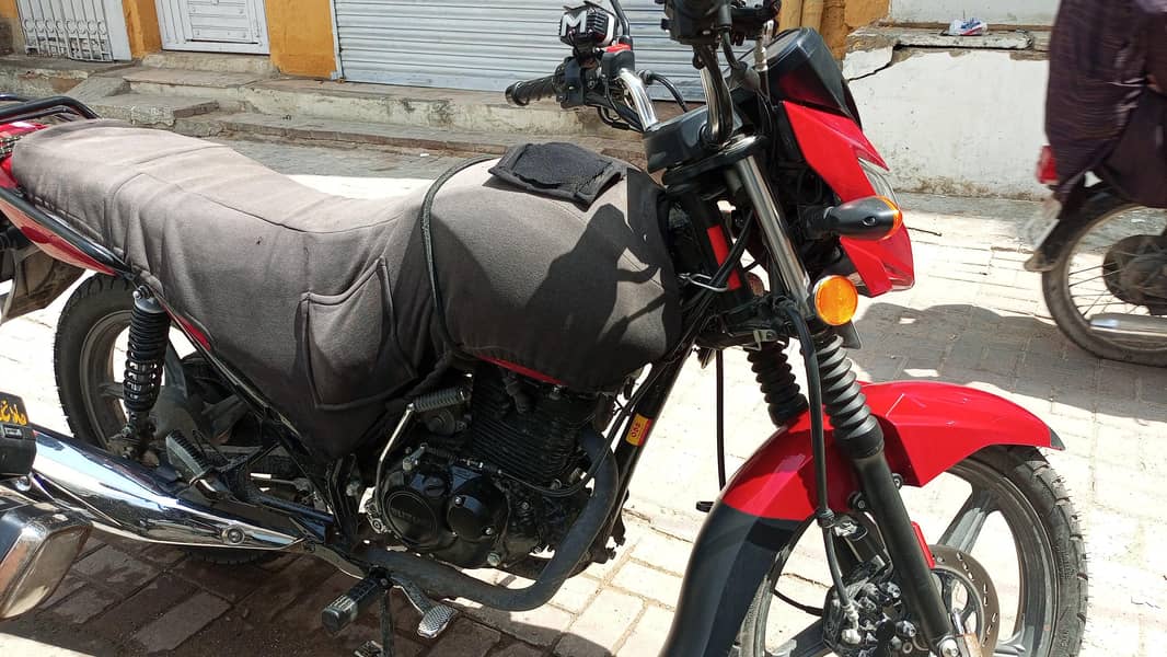 SUZUKI GR 150 2