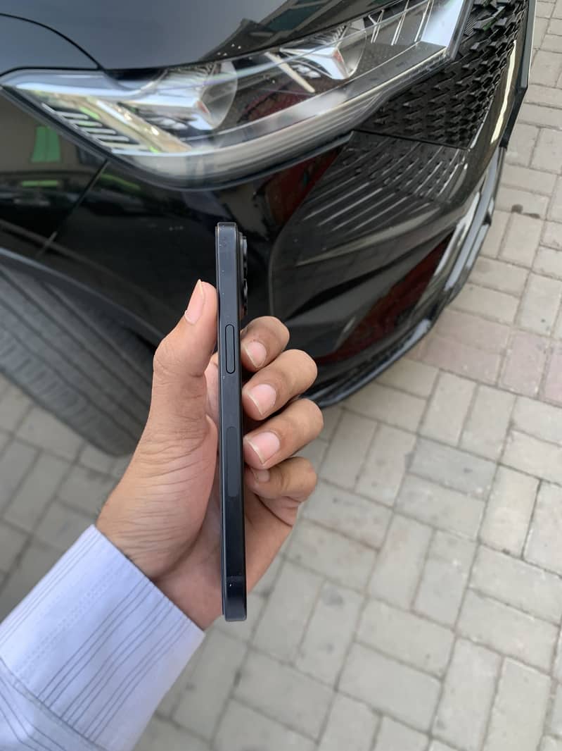 Apple iPhone 15 3