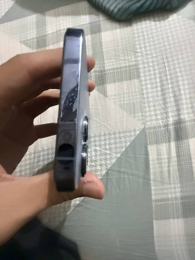 Apple iPhone 13 Pro Max 1