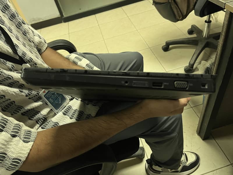 Dell Precision 3520 1