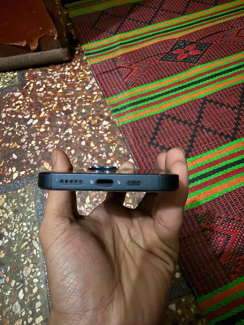 Apple iPhone 13 3