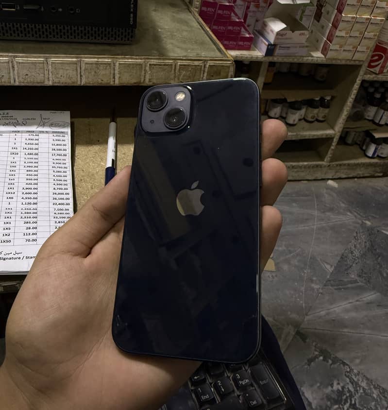 Apple iPhone 13 0