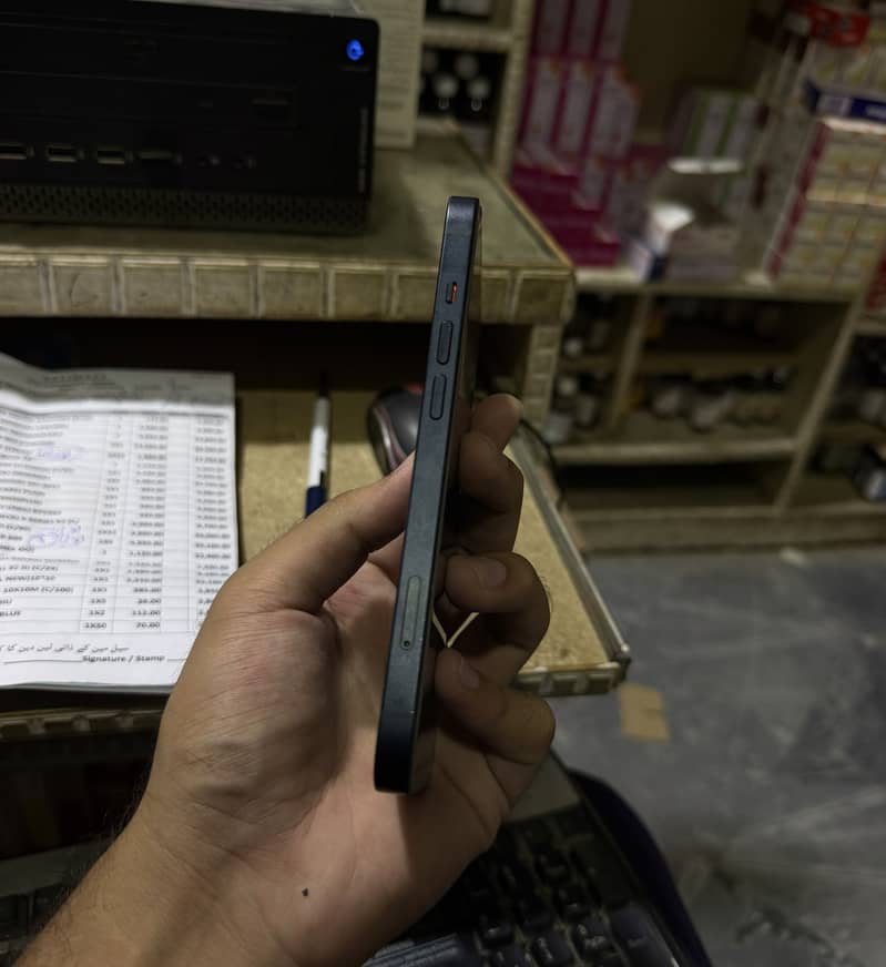 Apple iPhone 13 1