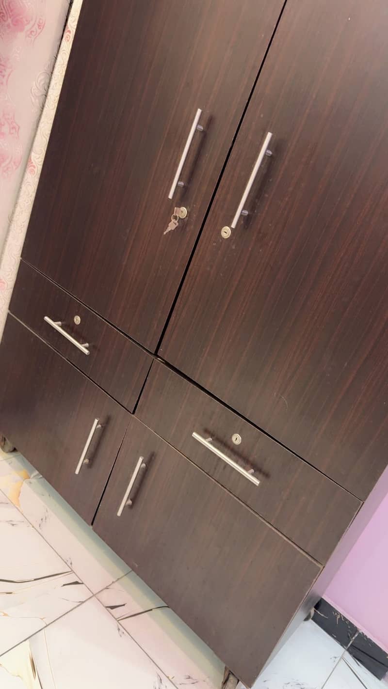 Wardrobe 0