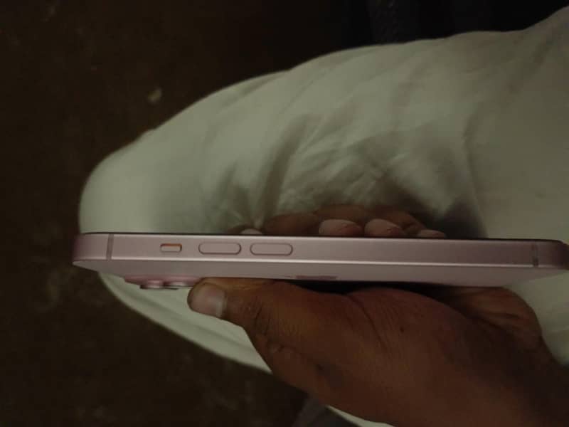 Apple iPhone 15 2