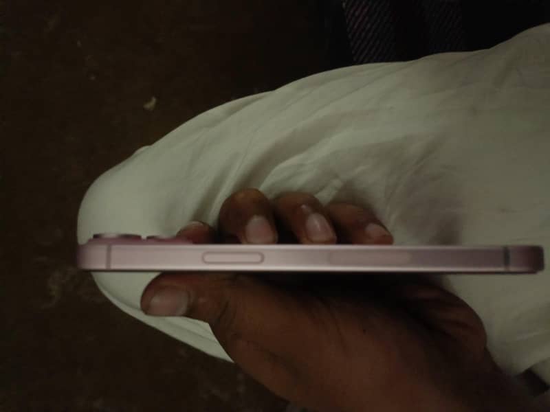 Apple iPhone 15 3