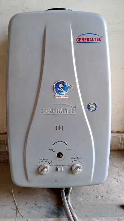 General Tec Instant Gas Water Heater - GWH 680 BB - 8 LTR