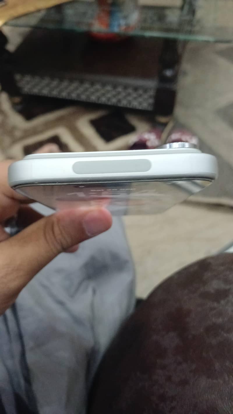 Apple iPhone 17 Pro Max 1