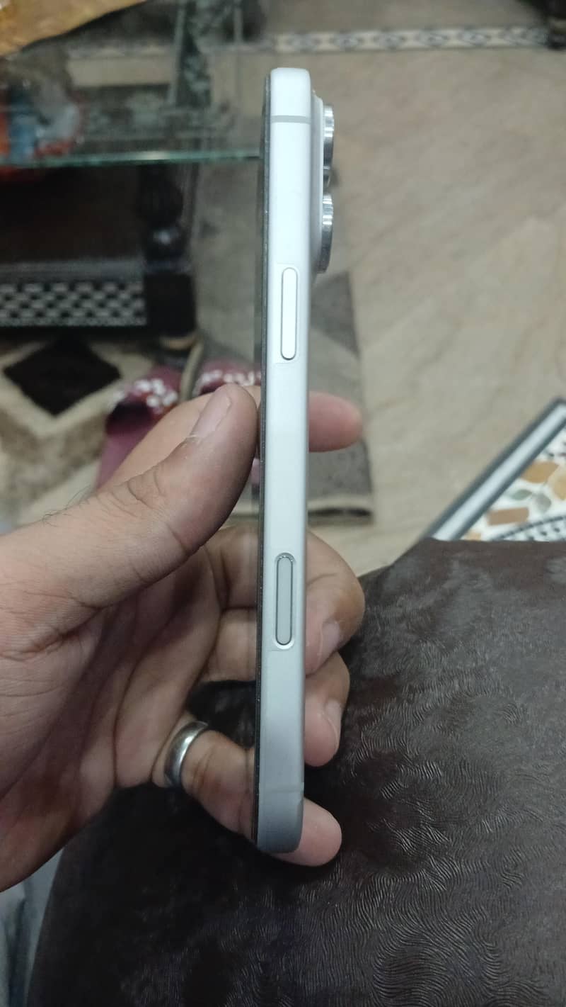 Apple iPhone 17 Pro Max 2